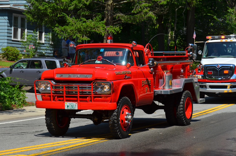 2013 July 4 Parade, 1959 Ford Brush Truck Antique Engine 7