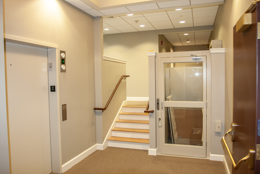 Elevator and lift to stage level, new